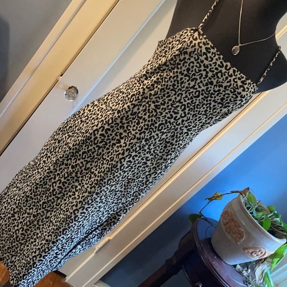 ZARA Leopard printed midi dress - Picture 1 of 4